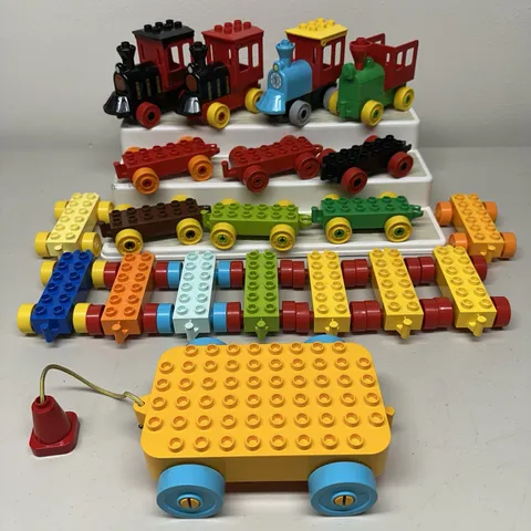 Lego DUPLO 2 x 6 Car Vehicle Train Base Lot of 20 11248 12595 Multi Color #95