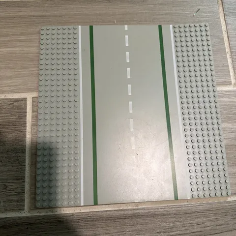 Vintage LEGO Base Plate Road & Cross Walk Gray/Green 32 X 32 – 606p02 – 377 379