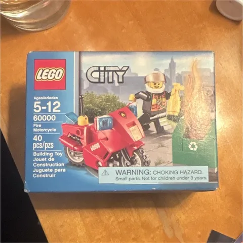 LEGO City Fire Motorcycle 60000 Fire Subtheme 40pc Set Firefighter Ages 5-12