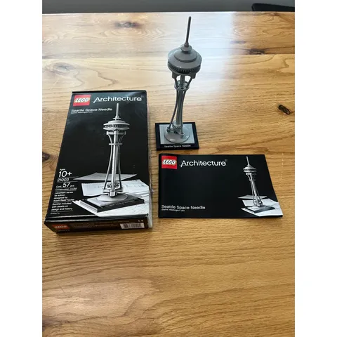 LEGO Architecture Seattle Space Needle Grey Landmark Set 21003 57 Pcs