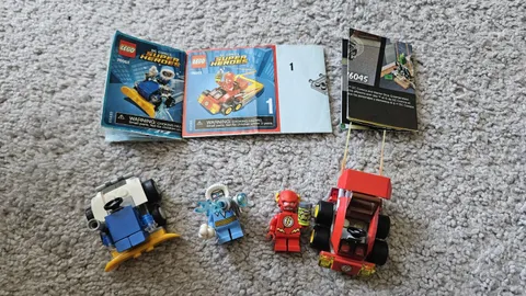 LEGO DC Comics Super Heroes: Mighty Micros: the Flash Vs. Captain Cold (76063)