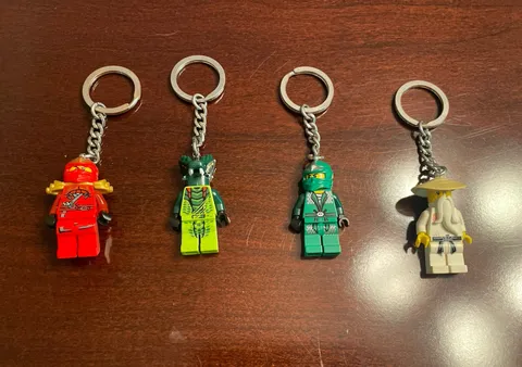 LEGO NINJAGO Lot of 4 Minifigure Keychains Kai Lloyd  Sensei Wu Lizaru