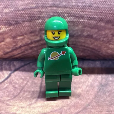 Lego Classic Space Yve 21109 Green with Airtanks Ideas (CUUSOO) Minifigure