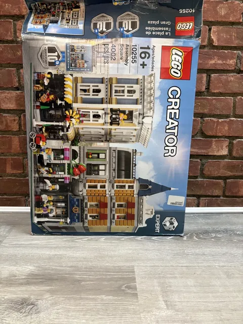 LEGO CREATOR: Assembly Square (10255) Retired New and Factory Sealed