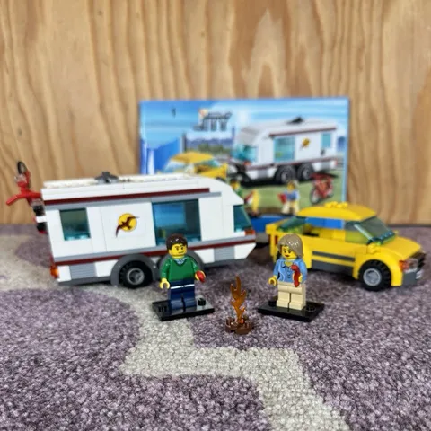 LEGO City 4435 Car and Caravan Complete w/ Instructions