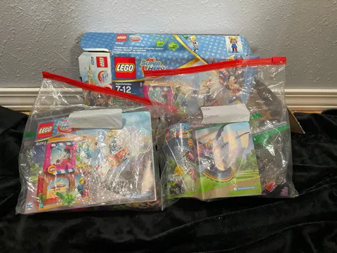 LEGO DC Supergirls Harley Quinn 41231 and Batgirl 41230 Sets 100% Complete Read