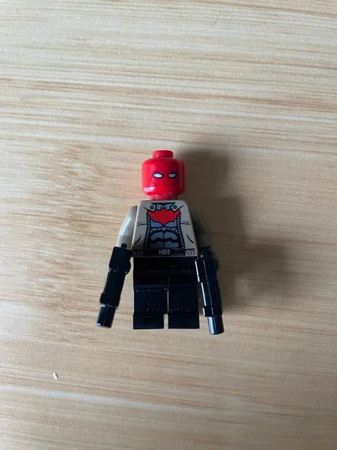 LEGO Red Hood Minifigure sh0282 from 76055