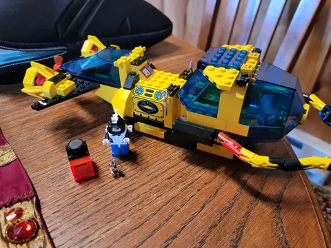 LEGO Aquazone Crystal Explorer Sub 6175 missing some pieces (see details)