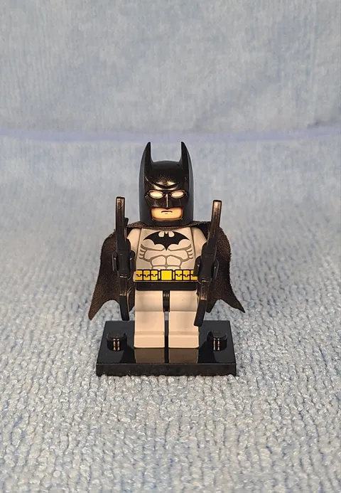 LEGO Batman Minifigure bat001 Light Bluish Gray Suit Black Mask w/ 2...