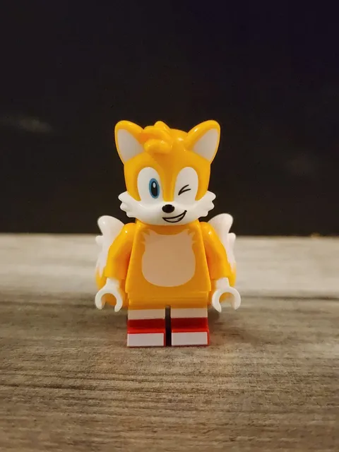 Genuine LEGO Sonic the Hedgehog TAILS (MILES PROWER) WINKING Minifig son018 NEW