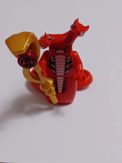 Lego Fangtom Minifigure Ninjago Rise Of The Snakes Red Fangpyre Tribe & Staff