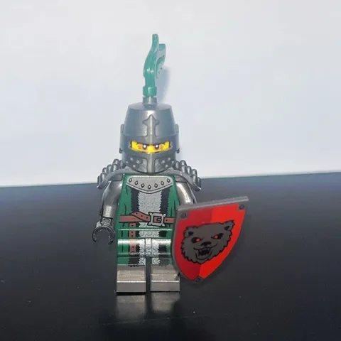 LEGO CMF MINIFIGURE FRIGHTENING KNIGHT SERIES 15 71011