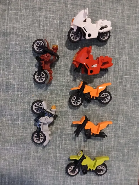 LEGO Motorcycle Lot 7 Bikes Dirt Bike Sport Bike Chopper Mixed Colors