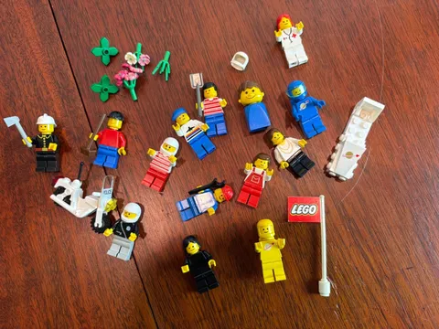 LEGO Minifigure Lot Vintage FLAG Spaceman Blue Yellow Police Fireman Nurse DUPLO