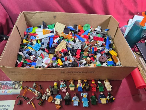 Large Bulk Lego Lot Bricks Parts Mini figures Weapons ACCESSORIES Mixed Set
