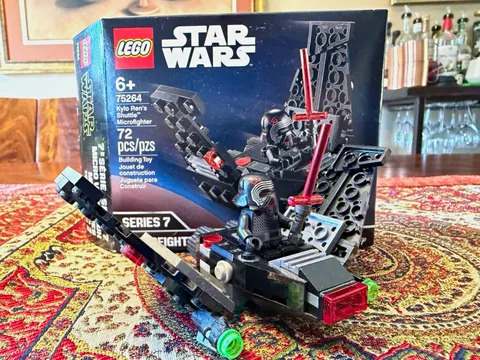 LEGO Star Wars 75264 Kylo Ren’s Shuttle Microfighter