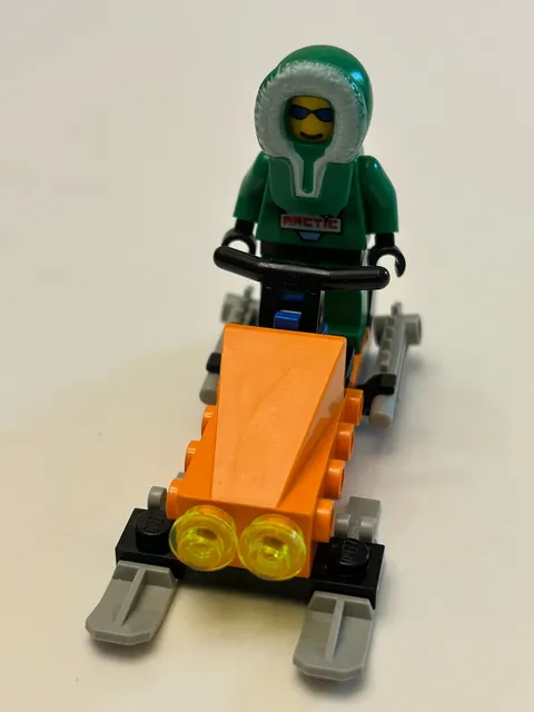 LEGO Town: Snow Scooter (6626-2), Excellent Condition, 100% Complete w/ Manual