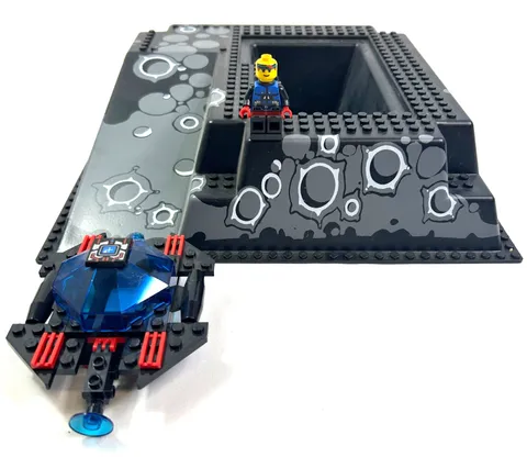 Vtg Lego Space Lunar Launch Site 3D Base & Minifig ~ Incomplete Set