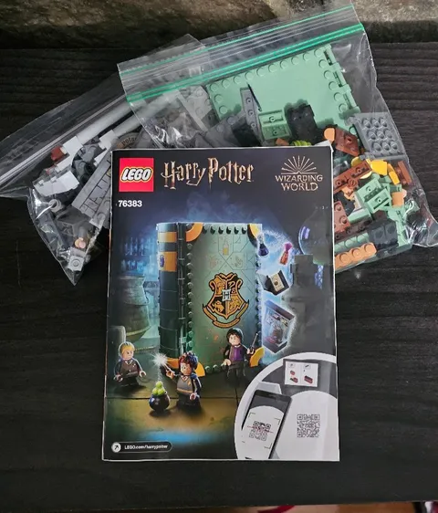 LEGO Harry Potter: Hogwarts Moment: Potions Class (76383) NO BOX!!