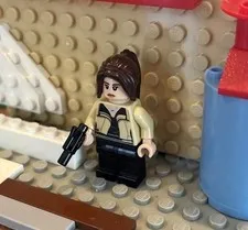 LEGO Qi'ra Minifigure - 75212 Star Wars SOLO Kessel Millennium Falcon