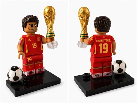 2026 World Cup™ Lamine Yamal Spain Football Minifigure #19