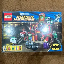 LEGO DC Universe Batman 6857 Dynamic Duo Funhouse Escape 3Ages 7-14 damaged box