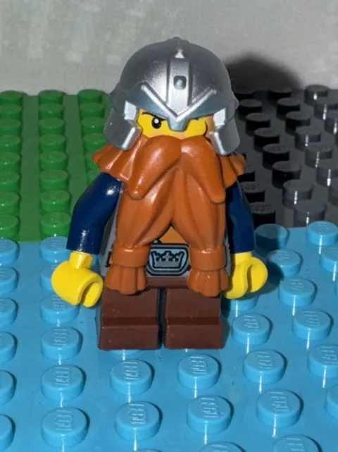 LEGO Castle 337- Dwarf Minifigure Silver Helmet Blue Arms￼