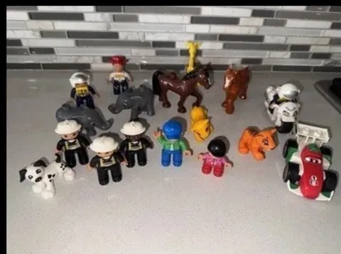 Lego Duplo Figure Lot of 17 People Police Construction Animals Boy Girl