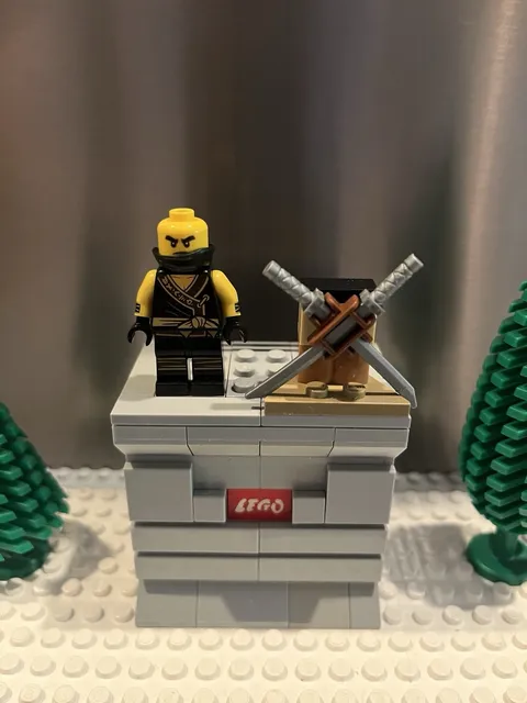 LEGO Ninjago Cole Minifigure Arm Cuffs njo0322 Missing Headgear But Xtra Weapons