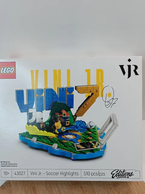 New Sealed- Lego Editions Vini JR. Soccer Highlights- 43027 Brand New