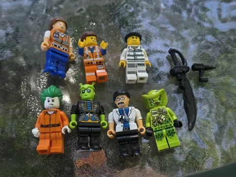 LEGO BATMAN MOVIE SERIES 71017 - Arkham Asylum Joker Lot Of 7 Figures