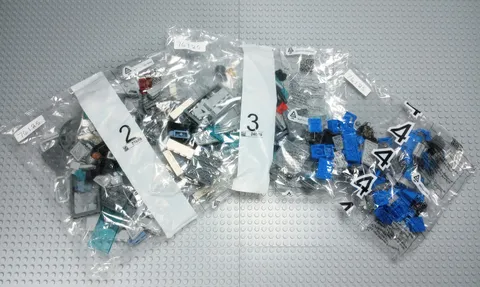 LEGO - 76125 Iron Man Hall of Armor - 4 Figs - Bags 2, 3 & 4 - Read Description
