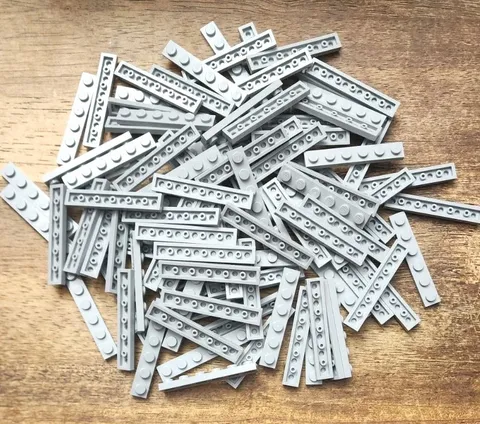 LEGO Light Bluish Gray Plate 1 X 6 QTY 100.  Part No. 3666. New.