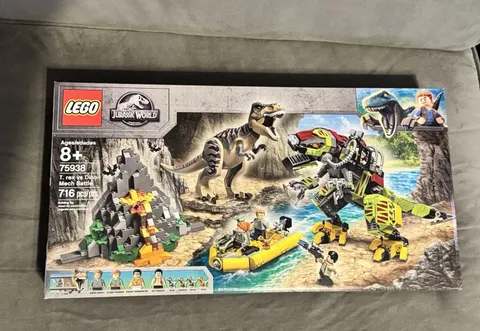 LEGO JURASSIC WORLD -- T. REX VS. DINO-MECH BATTLE BRAND NEW SEALED SET 75938