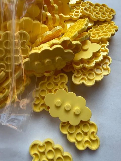 LEGO-NEW-#35470-BRIGHT LIGHT YELLOW-TILE MODIFIED 3 X 5 CLOUD SHAPE -10 PIECES