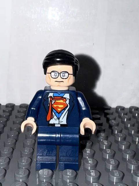 Lego Clark Kent Minifigure Superman DC Super Heroes sh0083
