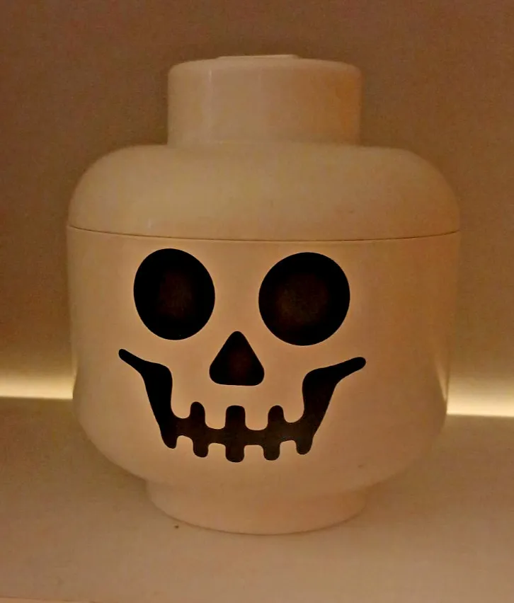 LEGO 4031 Storage Head Small White Skeleton Skull Container Halloween 7" tall
