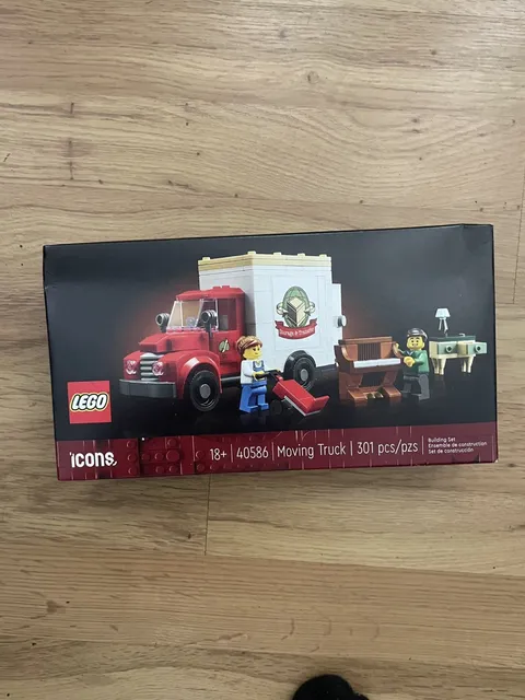 LEGO Icons Promotional 40586 Moving Truck 301 pcs Limited Edition Ages 18+