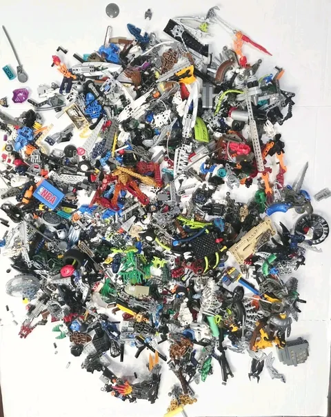 Huge Lot Of LEGO BIONICLE Assorted Figures Masks, Parts, Weapons, Sets 18 Pounds