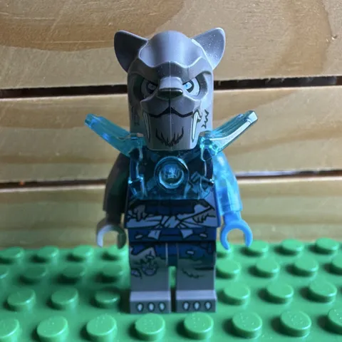 LEGO Legends of Chima Stealthor Minifigure w/ Trans-Clear Armor LOC086