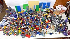 23 Lbs Lot Pieces Assorted Legos & Halo Mega Blocks Figures Minifigs Minifigures