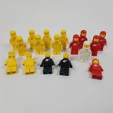 Lot of 17 LEGO Minifigures Classic Space Astronaut Yellow/Red/White/Black