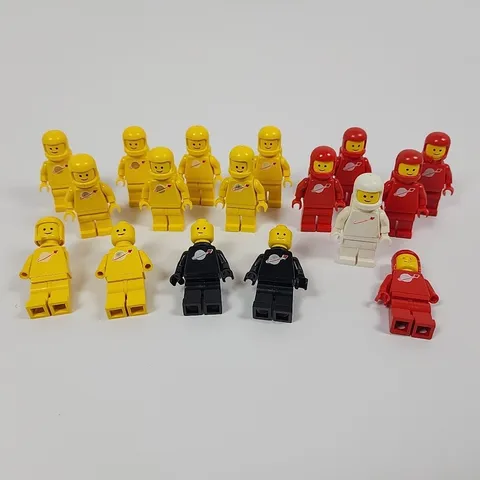Lot of 17 LEGO Minifigures Classic Space Astronaut Yellow/Red/White/Black