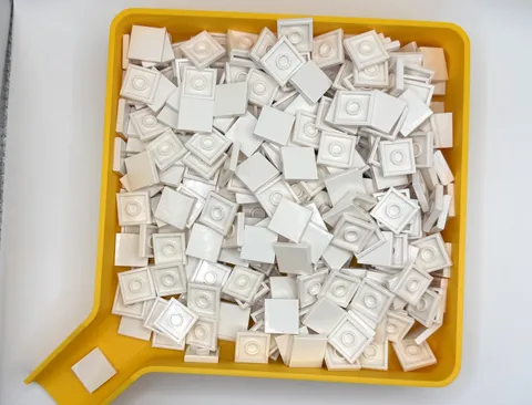 LEGO Large lot of White 2x2 Tile inv.645