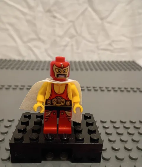 Lego El Macho Super Wrestler Minifigure Collectible Series 1 (LOT 009)