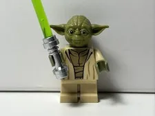 LEGO Star Wars Yoda Minifigure (sw0707) With Lightsaber