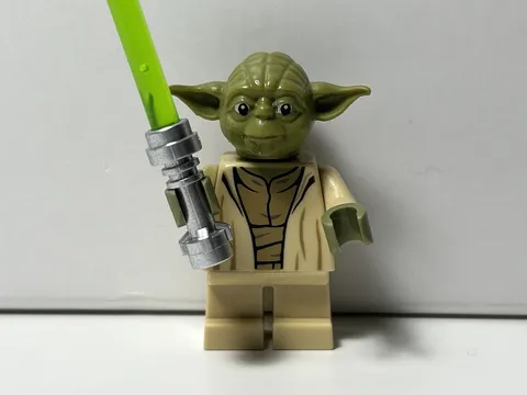 LEGO Star Wars Yoda Minifigure (sw0707) With Lightsaber