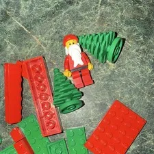 LEGO Bricks mini bag of mixed pieces Christmas themed red and green / Santa