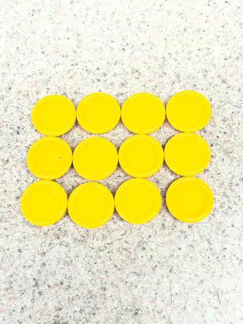 Lot Of LEGO 12 Minifigure Utensil Dish Plates 3x3   6256 Yellow