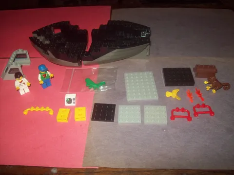 LEGO PARTS & PIECES, TWO FIGURES FOR SET # 6493 FLYING TIME VESSEL TIME CRUISERS